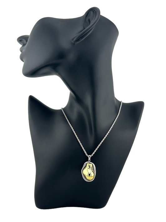 Forma Pendant Necklace