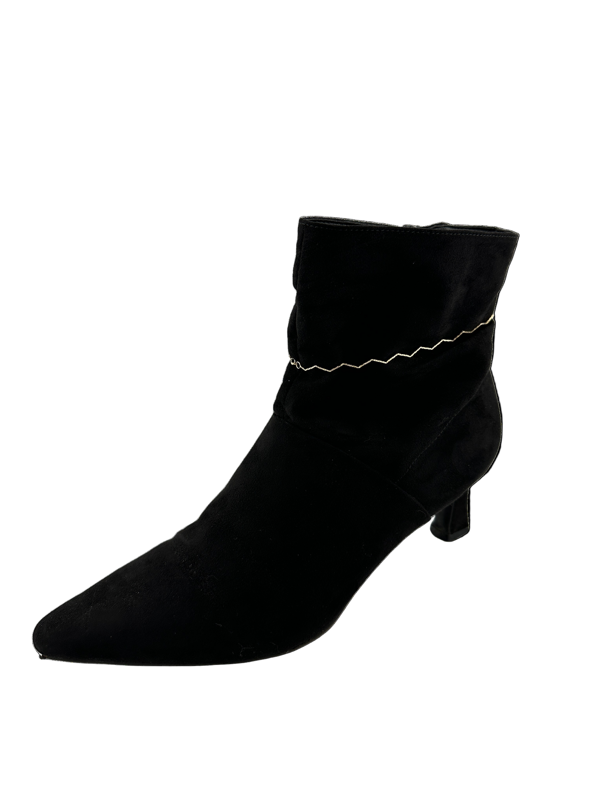 The Zia Zig Zag Anklet – 18k gold-filled zig zag anklet on white background